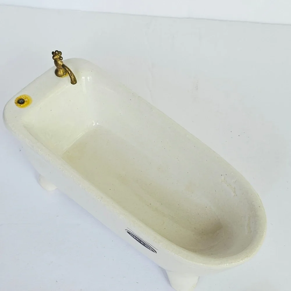Vtg Porcelain Dollhouse Bathroom Set Clawfoot Tub Sink Toilet Towels Soap Decor